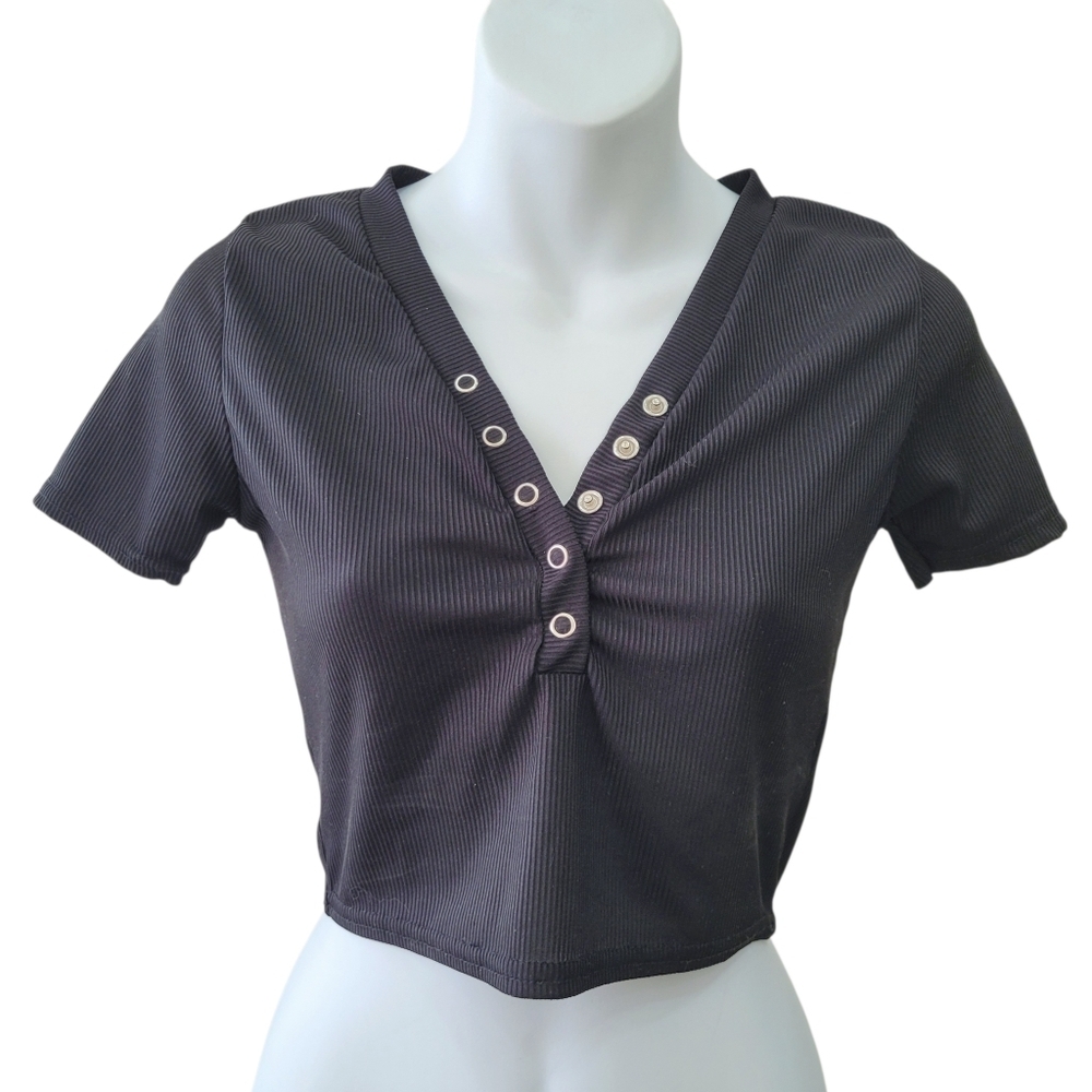 Missguided Black Buttons down Crop Top Made In United Kingdom Size: 2